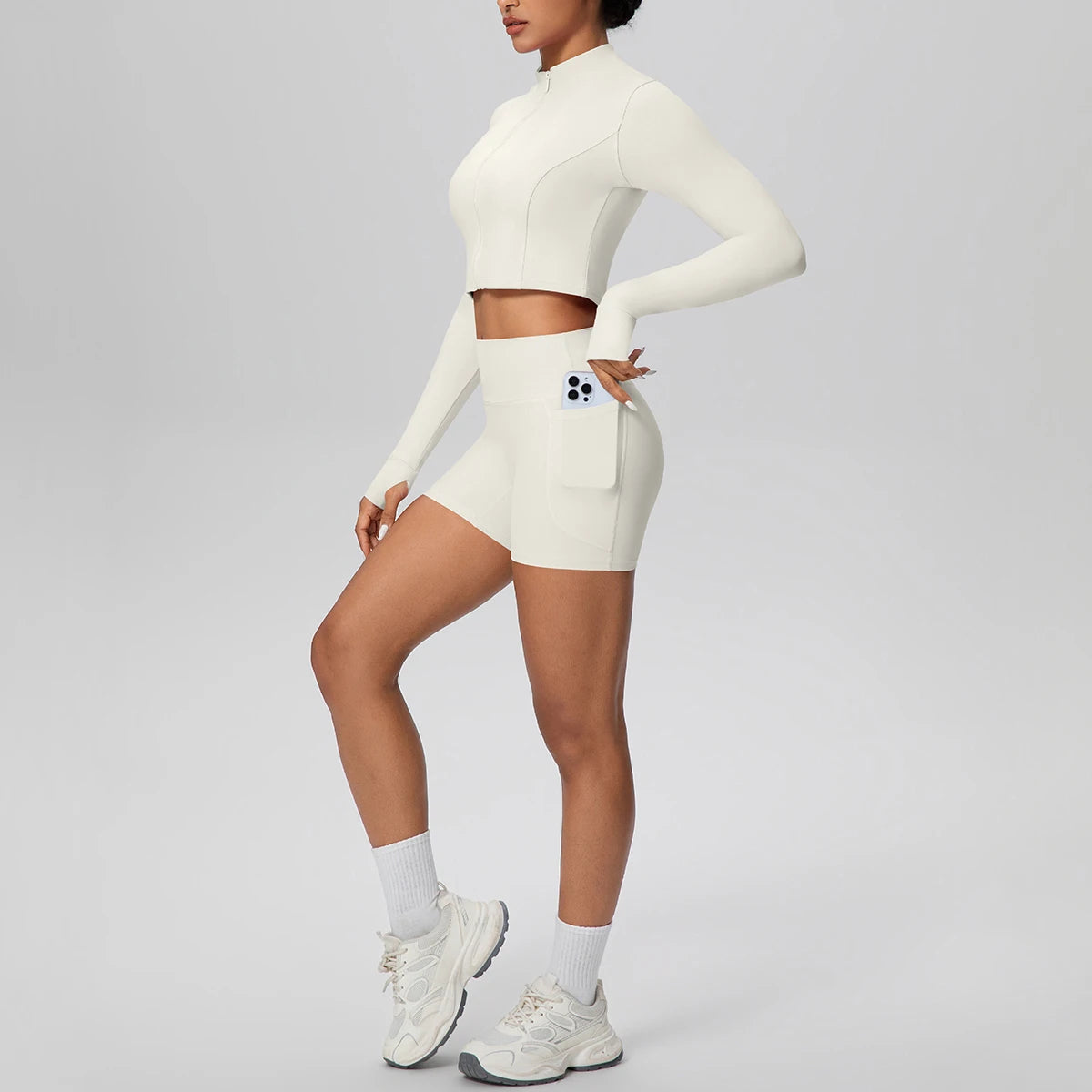 Damen-Yoga-Set hellivory: kurzes Reißverschluss-Oberteil und High-Waist-Shorts