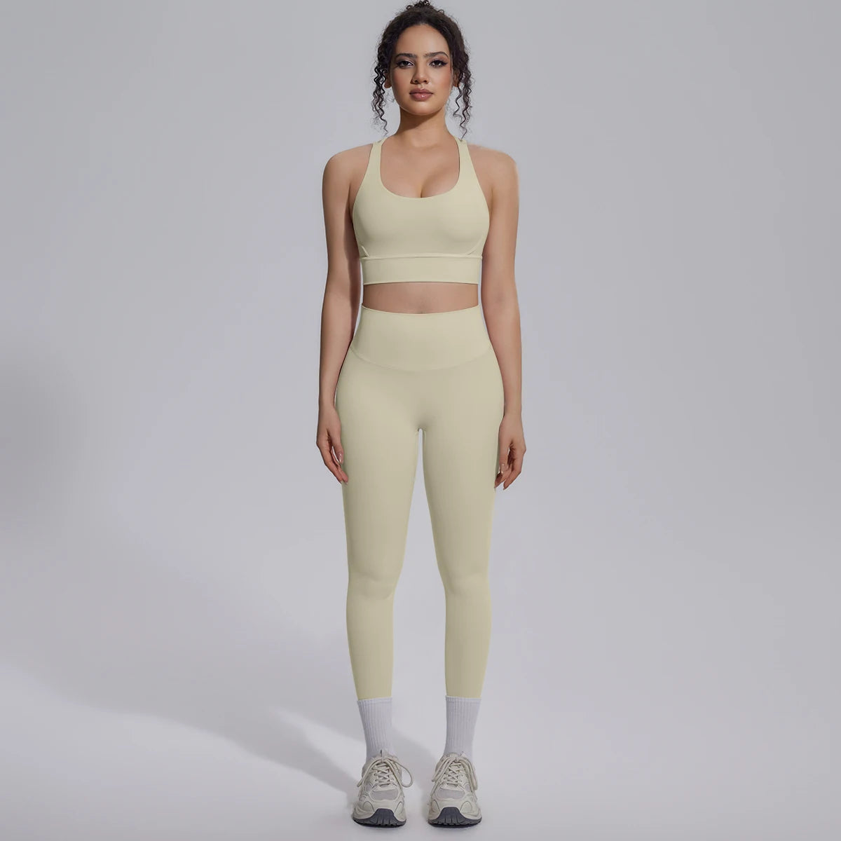 Yoga Set Für Frauen Mit Crossback Top Und Hochtaillierter Hose