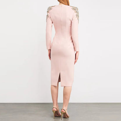 Elegantes Damen-Kleid mit Rundhalsausschnitt, halben Ärmeln und Pailletten-Patchwork-Design