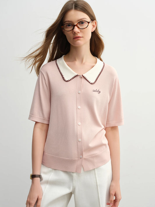 Zweifarbiges Damen-Strickshirt mit schlanker Passform und kurzen Ärmeln – ideal für den Frühling und den Büroalltag.