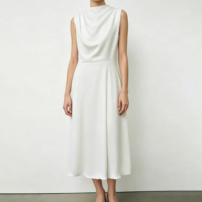 Elegantes Damenkleid Mit Wasserfallausschnitt Für Berufsfrau
