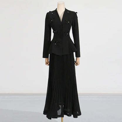 Elegantes Damenkleid mit Rundhalsausschnitt, halblangen Ärmeln und Spitzen-Patchwork-Design – figurbetont und stilvoll.