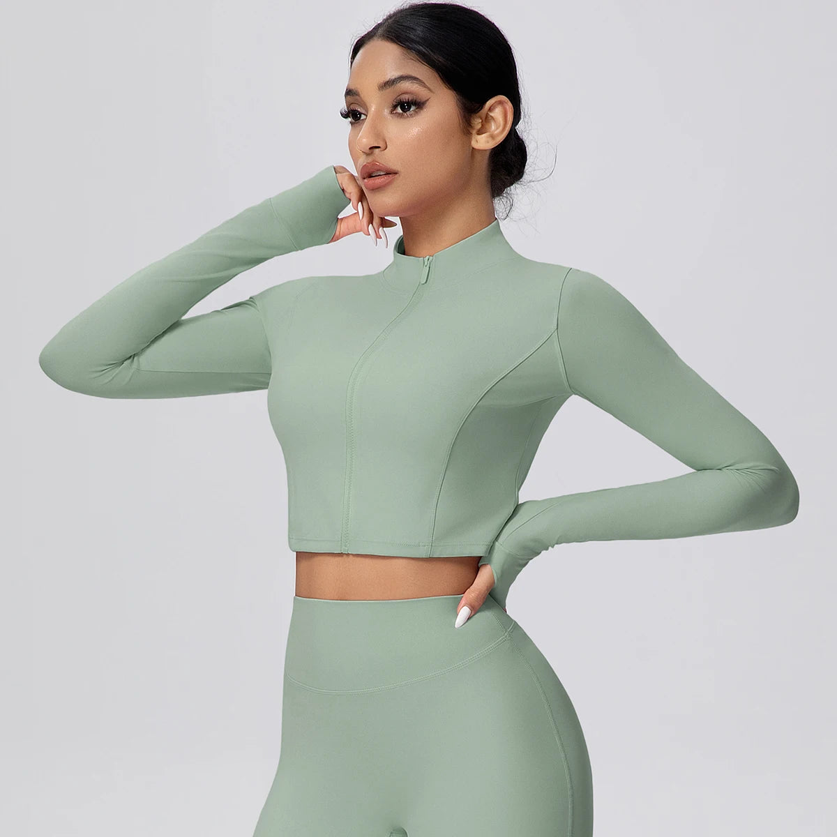 Damen-Sportjacke mit Reißverschluss, Stehkragen, langarm in Salbeigrün