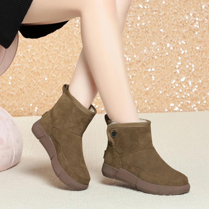 Braune Winterboots mit Fersenverstärkung und elastischen Seiten, flache Sohle