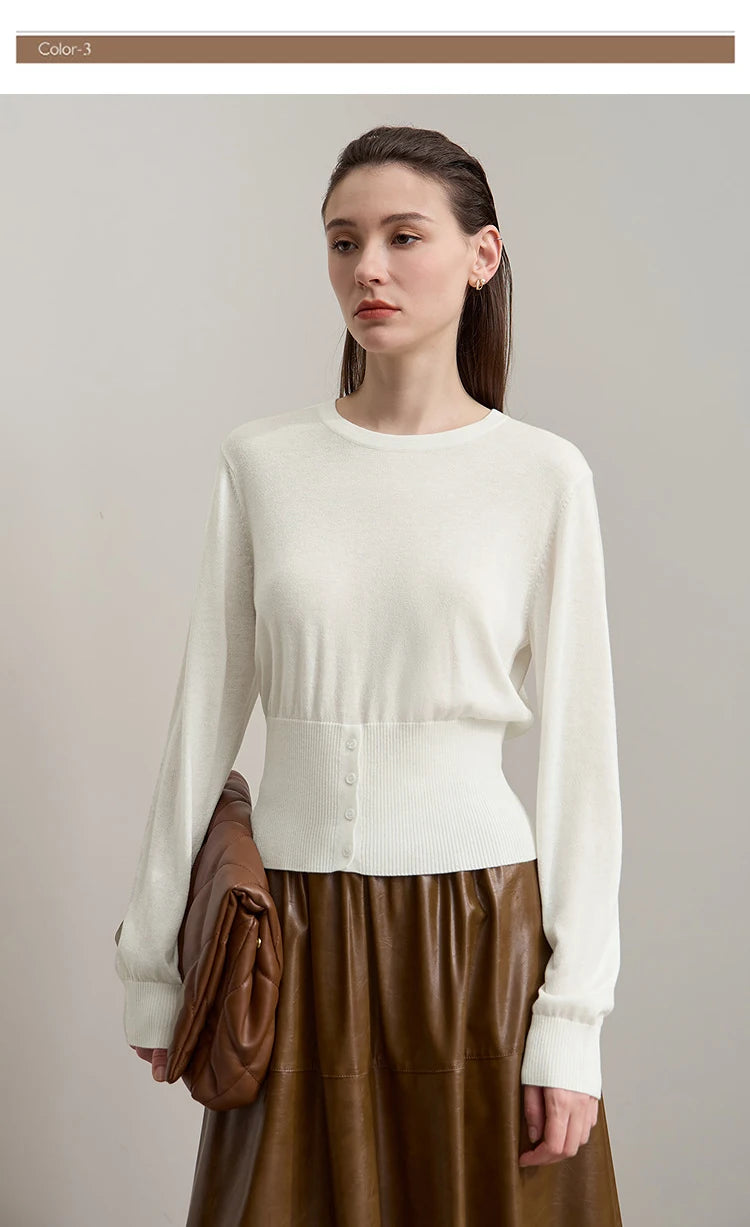 Cremefarbener Damenpullover aus Strick mit O-Ausschnitt und Knopfdetail