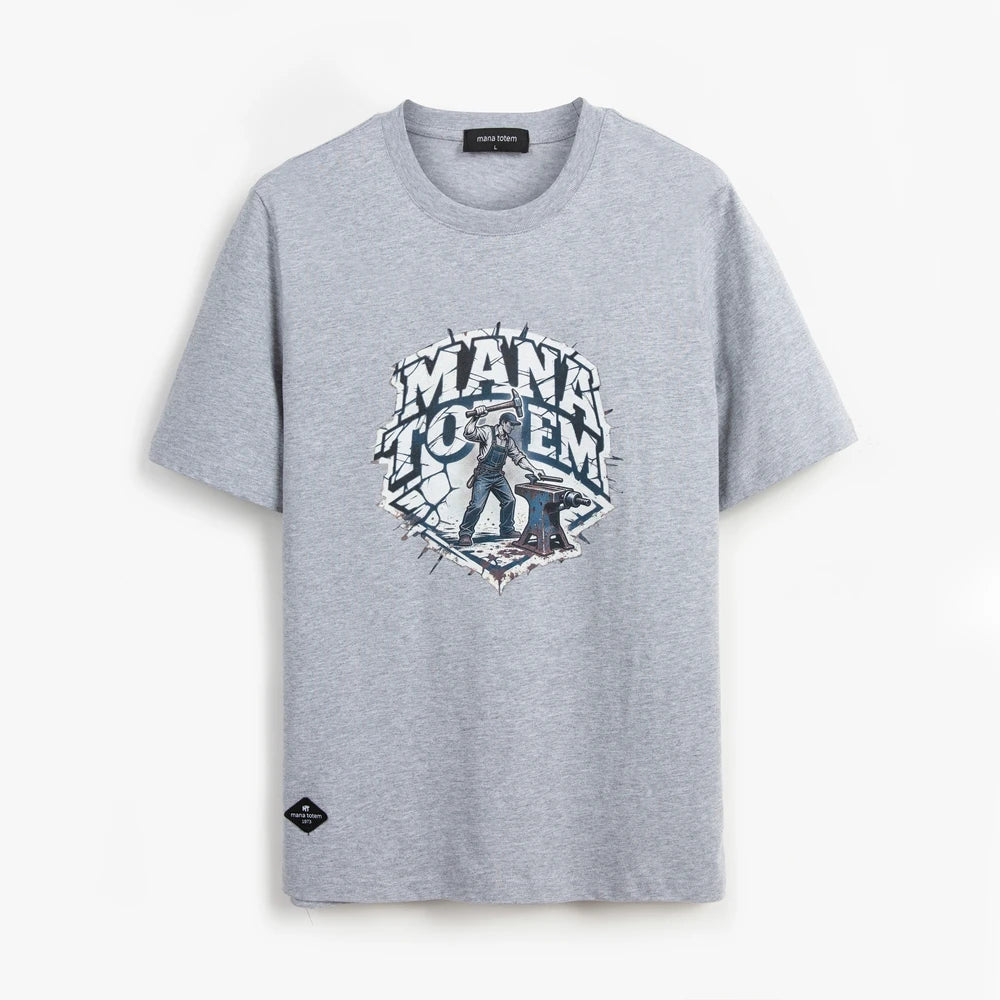 Hautfreundliches Herren T Shirt Mit Worker Motiv Aus Hochwertiger Baumwolle