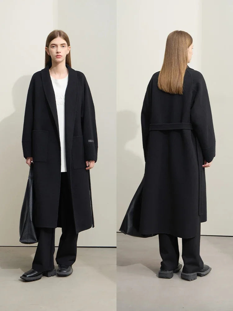 Damen Gürteljacke im minimalistischen Stil aus Wolle mit Taschen und V-Ausschnitt