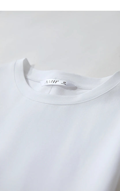 Damen T-Shirt im Minimalismus-Stil mit coolem Druck aus antimikrobieller Baumwolle
