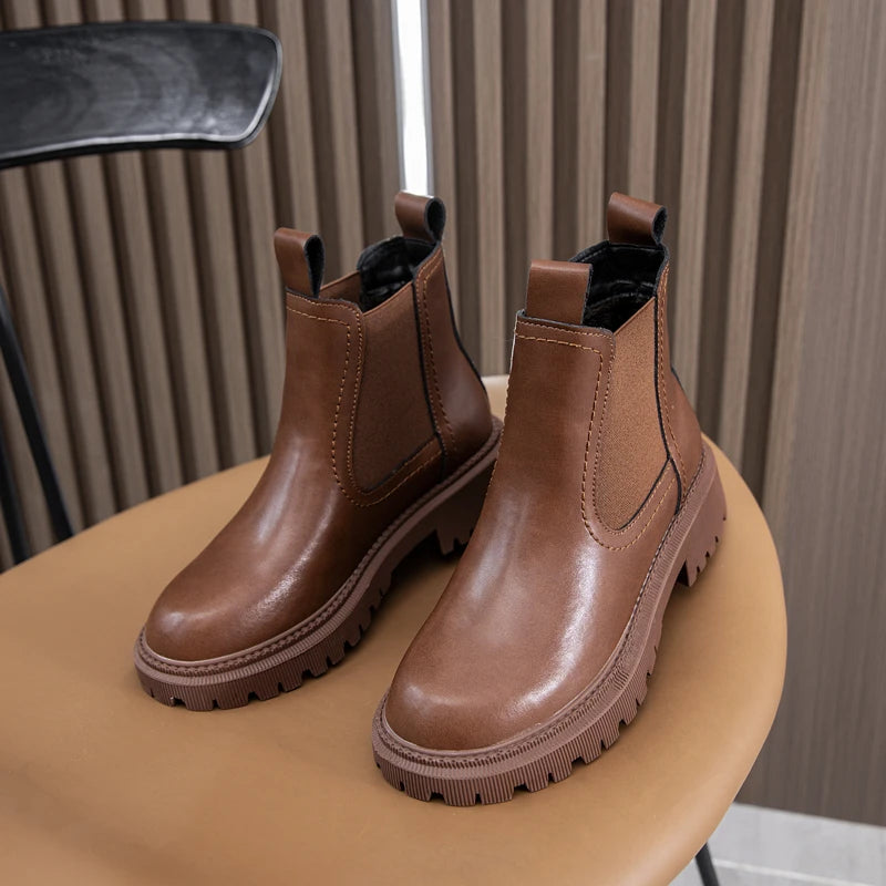 Braune Chelsea-Boots aus Leder, elastischer Einsatz, dicke Profilsohle
