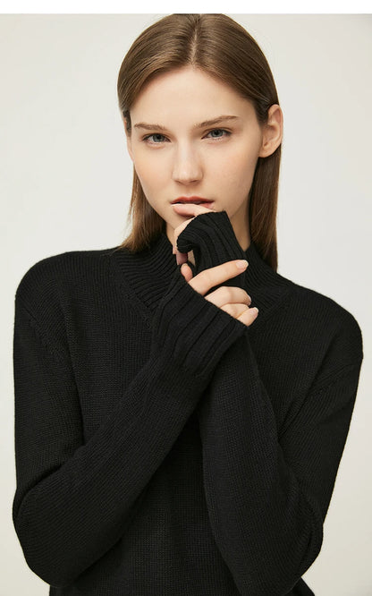 Damen-Pullover mit Stehkragen, schwarz; Rippenstrick an Kragen, Bündchen und Saum
