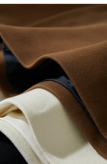 Damen Shorts im minimalistischen Stil mit Gürtel und solider Vintage-Optik