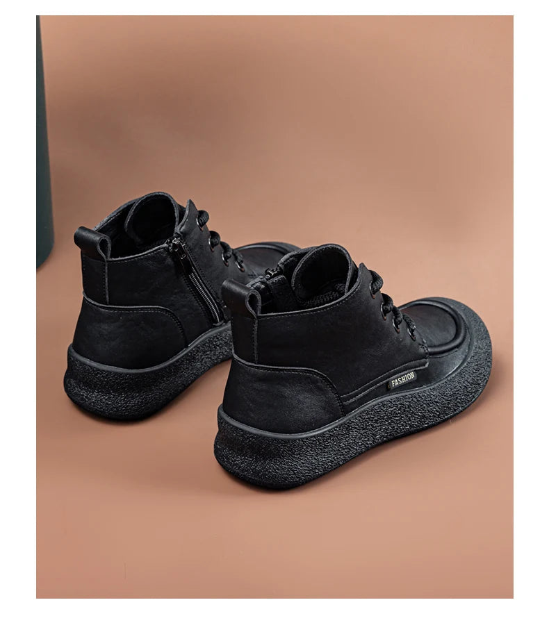 Damen-Knöchelboots mit Rundspitz, Schnürung, flachem Profilsohlen-Design; schwarz.