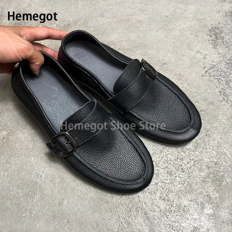 Herren-Buckle-Loafer aus dunklem Leder, Slip-On mit Schnalle und glatter Vorderkappe