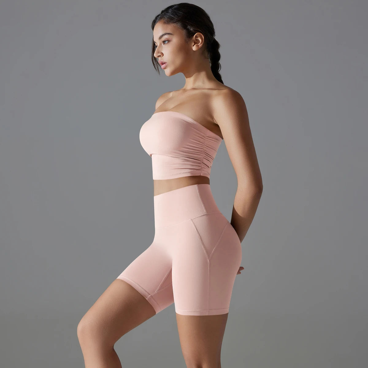 Sport-Shorts mit Push-up-Effekt, rosé-beige, formende Nähte, Vorder-/Seitansicht