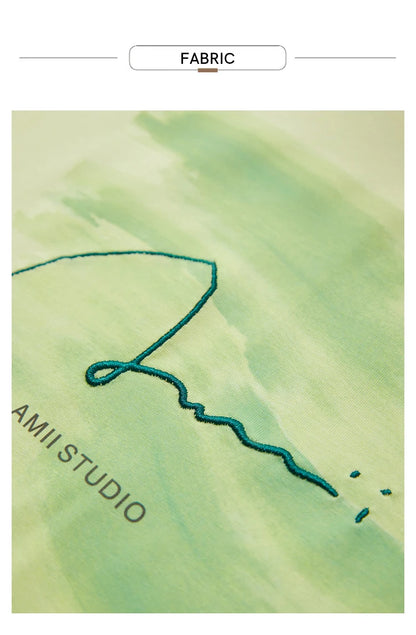Damen T-Shirts im minimalistischen Stil mit Kunstdruck und Stickerei