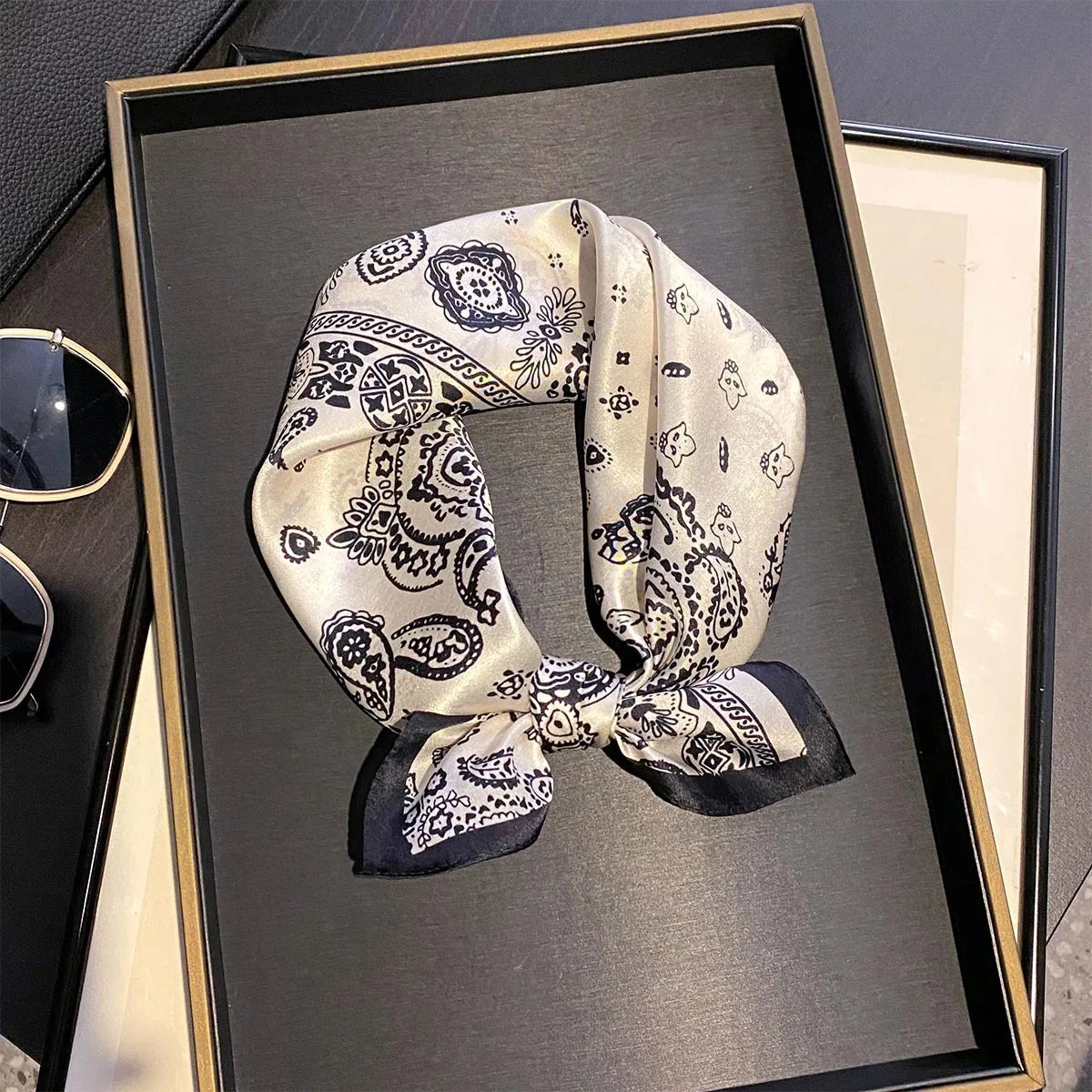 Damen Seidensatin Schal 53cm quadratisch Blumenprint Kopftuch Hijab Bandana B
