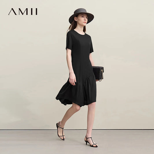 Schwarzes Damenkleid mit Kurzarm und Rüschenrock, ausgestellter Saum