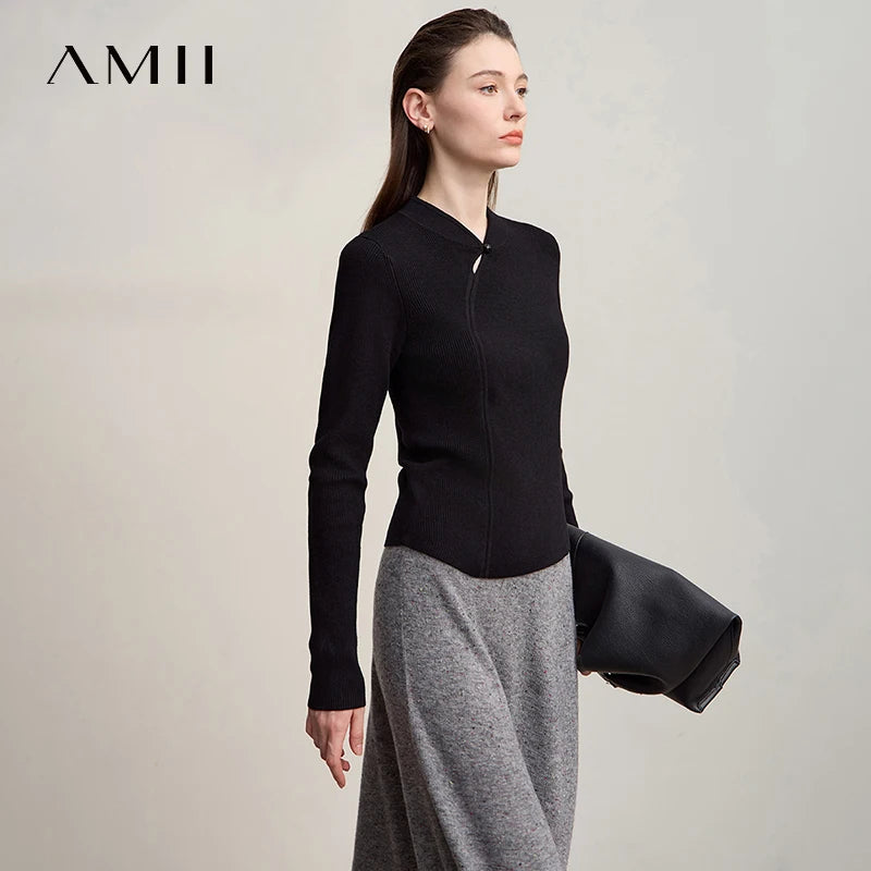 Schmaler schwarzer Damenpullover mit Cheongsam-Kragen und Knopfleiste, langarm