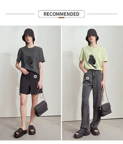 Damen T-Shirt im College-Stil aus leicht elastischem Lyocell mit minimalistischen Druck