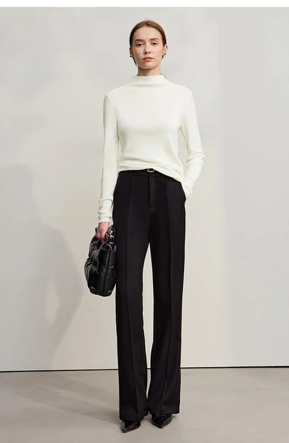 Amii-Pullover in Cremefarben, Halb-Rollkragen, lange Ärmel, asymmetrischer Saum