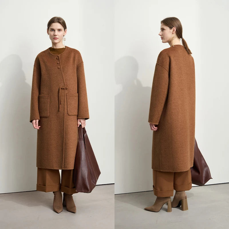 Damen Doppelseitiger Wollmantel im minimalistischen neokinesischen Stil mit Rundhalsausschnitt