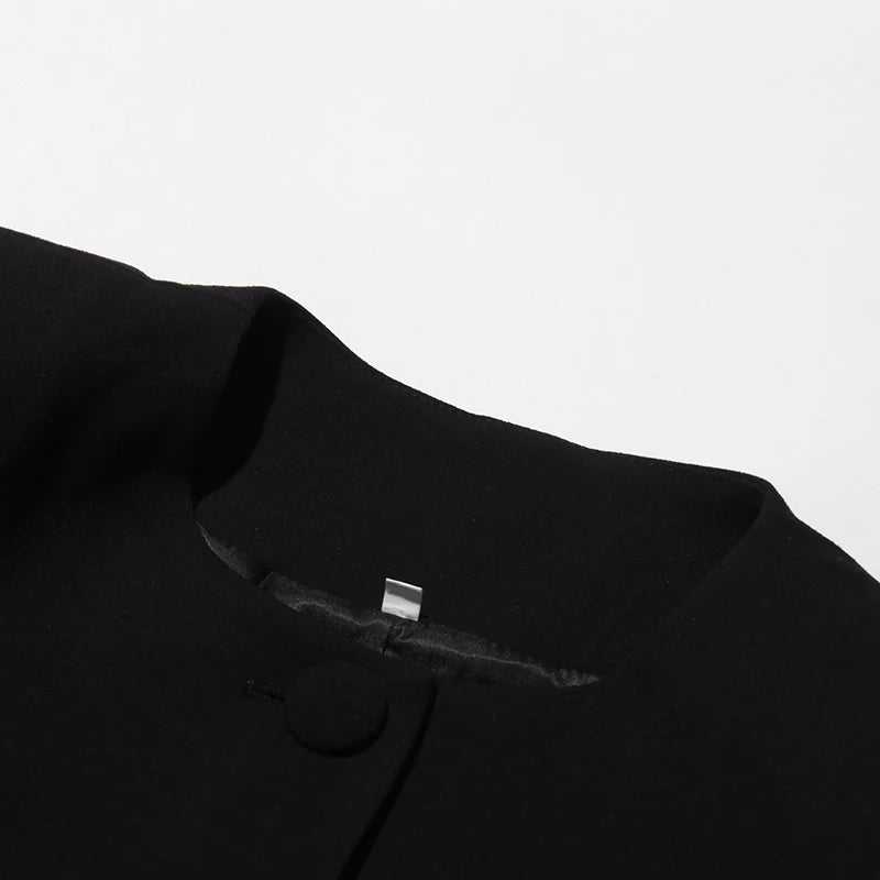 Minimalistisches Damen-Kleid mit Reverskragen, langen Ärmeln und hohem Bund – Patchwork-Design und lockere Passform