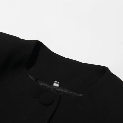 Minimalistisches Damen-Kleid mit Reverskragen, langen Ärmeln und hohem Bund – Patchwork-Design und lockere Passform