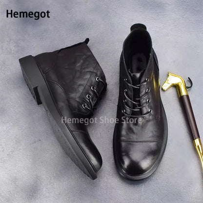 Hochschaftige Herrenboots aus schwarzem Leder mit Schnürung, verstärktem Zehenbereich