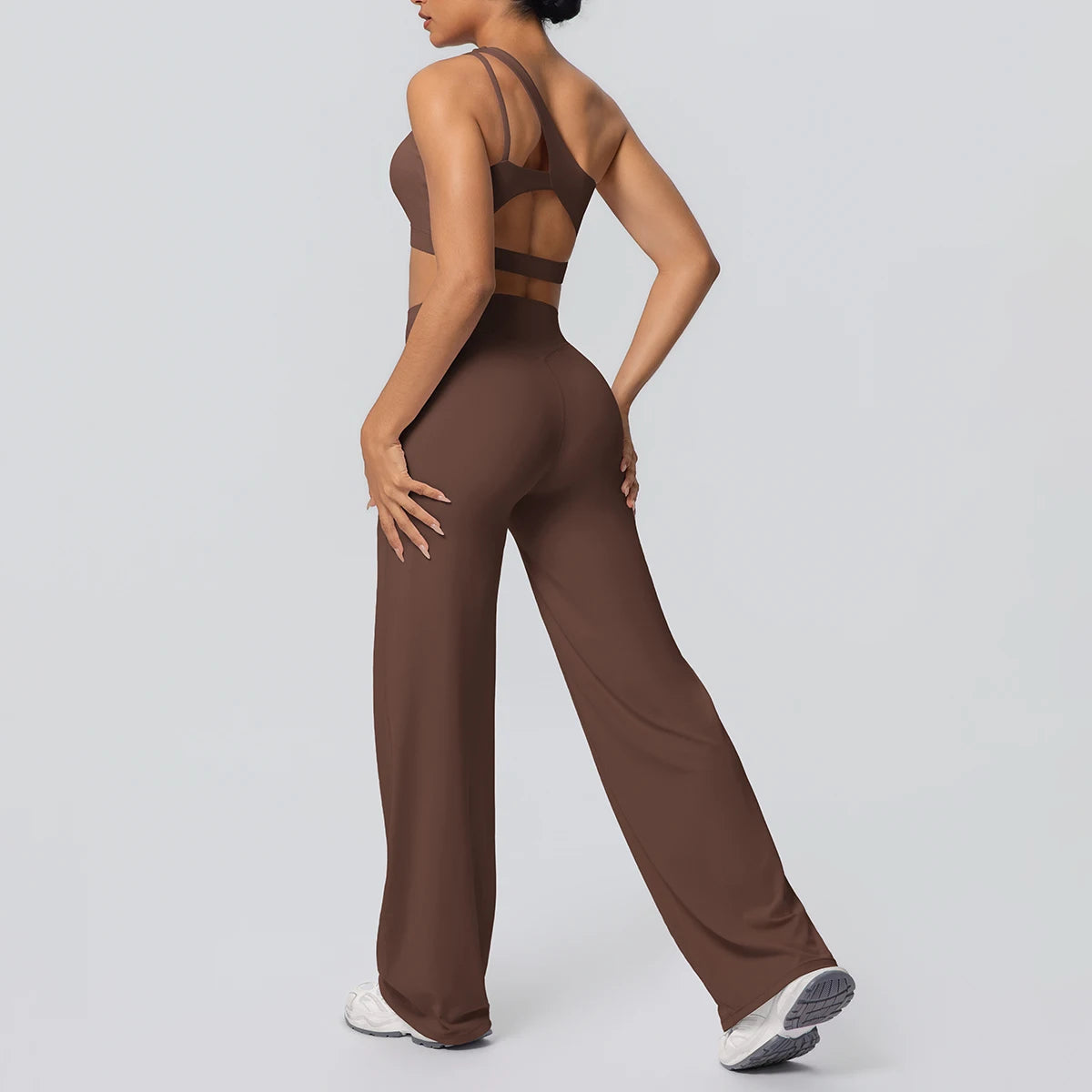 Sportset in Braun: High-Waist Leggings mit weitem Bein und Sport-Top mit tiefem Rückenausschnitt