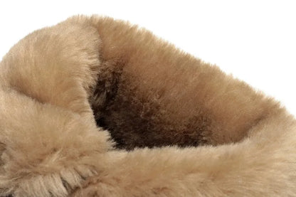Braunes Plüschfutter im Stiefel-Einstieg, flauschige Innenpolsterung