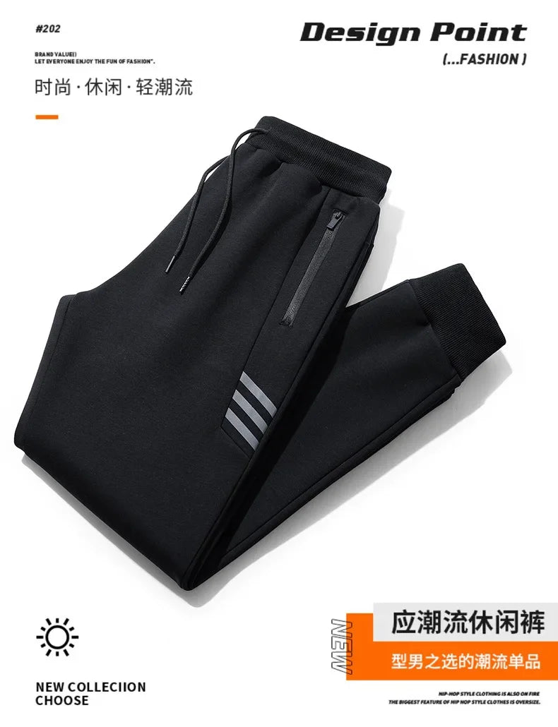 Lässiger Herren-Jumpsuit mit Kapuze und sportlichem Design – ideal für Freizeit und Sport.