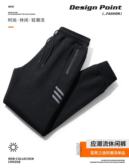 Lässiger Herren-Jumpsuit mit Kapuze und sportlichem Design – ideal für Freizeit und Sport.