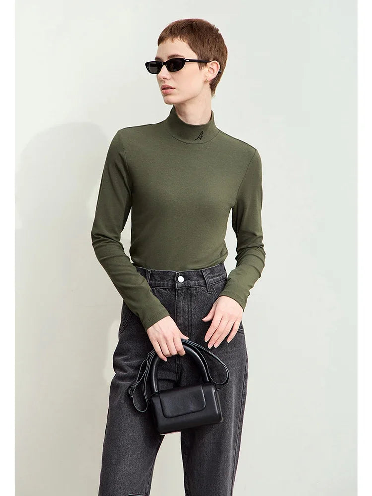 Damen T-Shirts im Minimalismus-Stil mit Mock-Neck und Stickerei aus Baumwolle