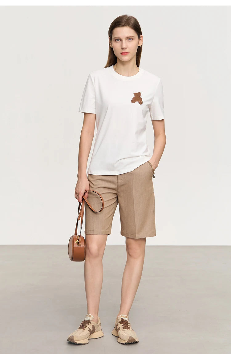 Damen Top im minimalistischen Stil mit Bären-Applikation und O-Ausschnitt