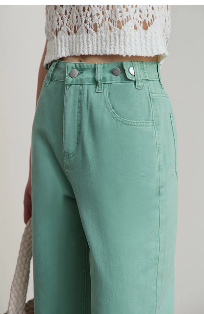 Damenjeans im minimalistischen Retro-Stil mit geradem Bein aus Baumwolle