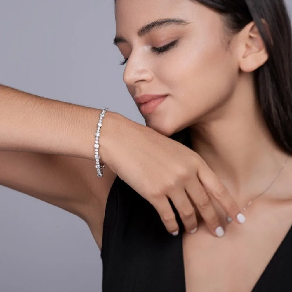 Damen-Armreif mit Moissanit abgestuft