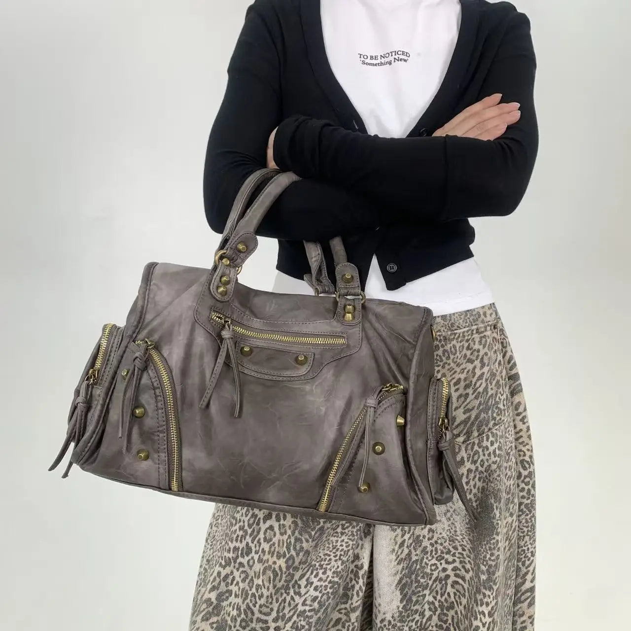Damen-Schultertasche Vintage-Stil mit Nieten und viel Stauraum in mehreren Innentaschen