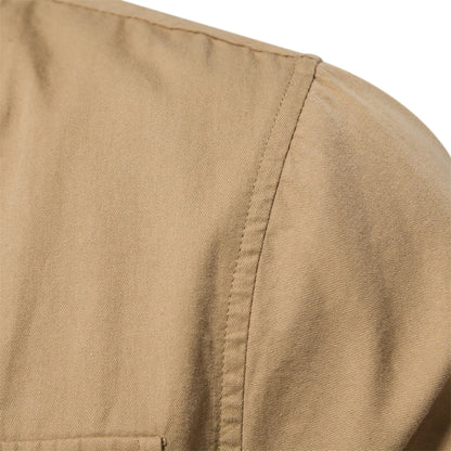 Herren Hemd im einfarbigen Militärstil mit Taschen für den Herbst