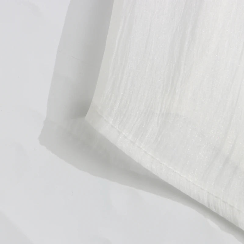 Lässige Damenbluse mit Spitzenbesatz und Patchwork-Design, langärmlig und mit Reverskragen – ideal für einen stilvollen Auftritt.