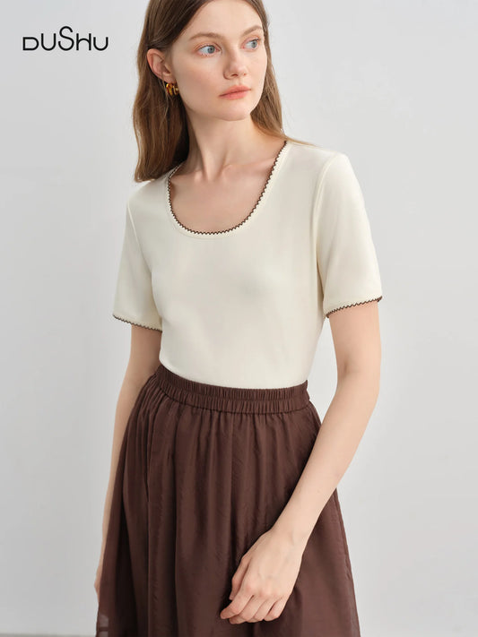 Ärmelloses Plus-Size-Top mit doppeltem Träger und Perlendetails – ideal für den Sommer und den Alltag.