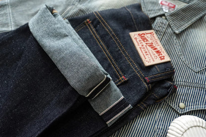 Herren Jeans aus Sommer Selvedge Denim mit lockerer Passform und hohem Bund