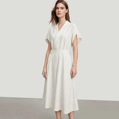 Elegantes Gestreiftes Damenkleid Mit Gürtel Für Büro Und Freizeit