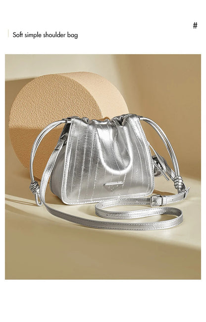 Damen Schultertasche aus Kunstleder und Spaltleder mit Kordelzug