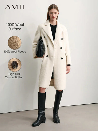 Damen Anzug im minimalistischen Stil mit zweireihigem Kragen und Taschen