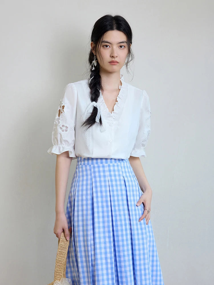 Elegantes, kurzärmeliges Damen-Shirt mit geradem Schnitt und schmaler Passform – vielseitig kombinierbar für den Sommer.