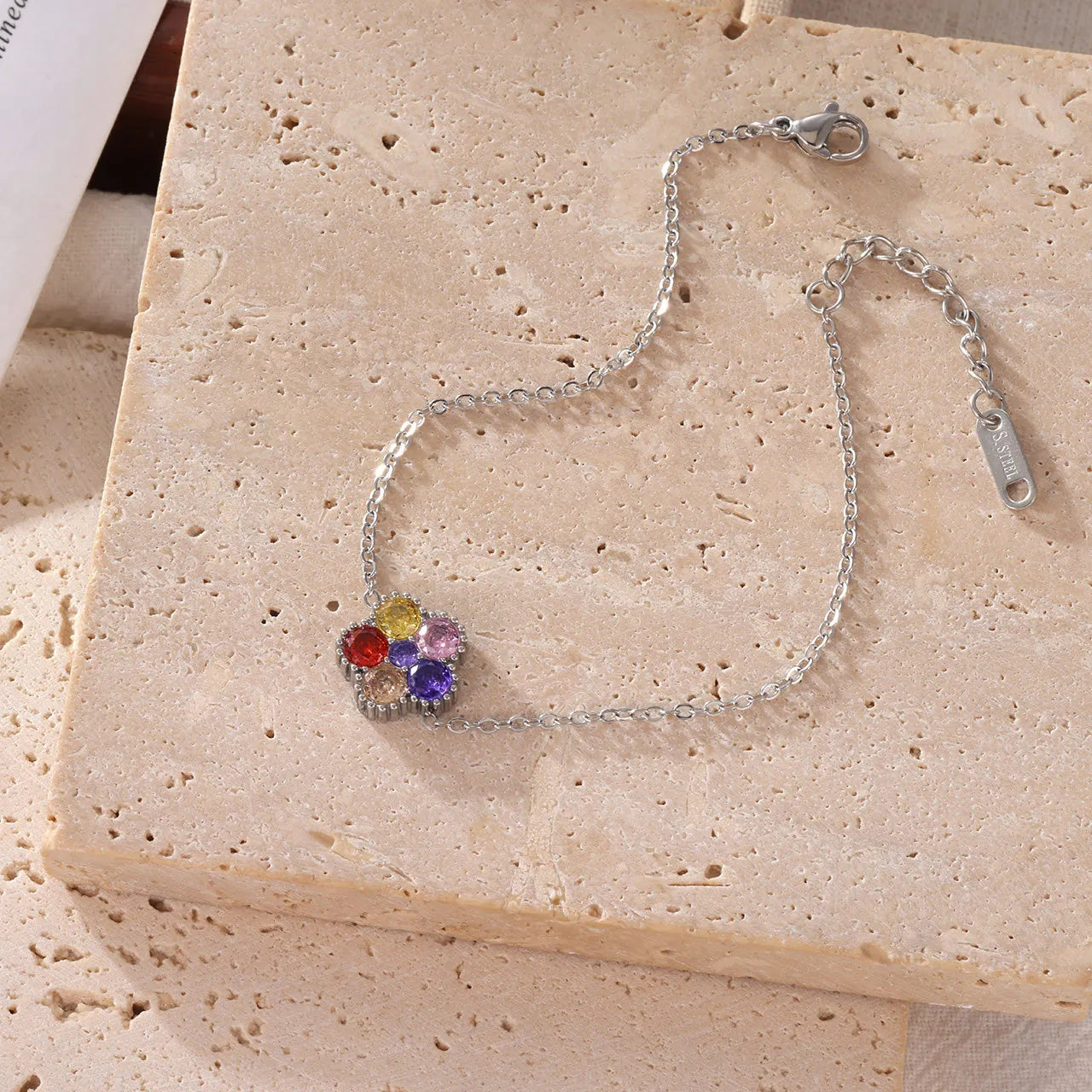 Damen-Armband mit bunten Zirkonia-Blüten