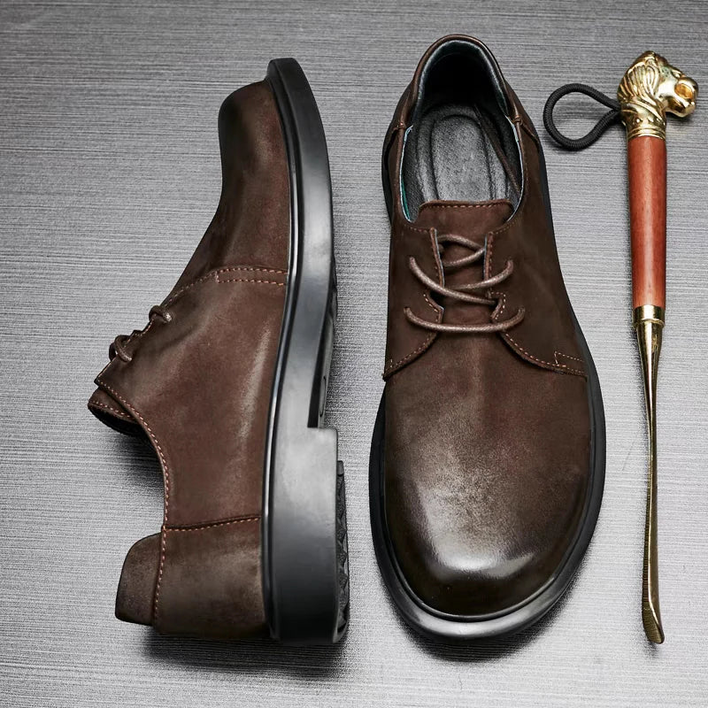 Herren-Schnürschuhe aus Leder, dunkelbraun, Low-Cut mit Schnürsenkeln