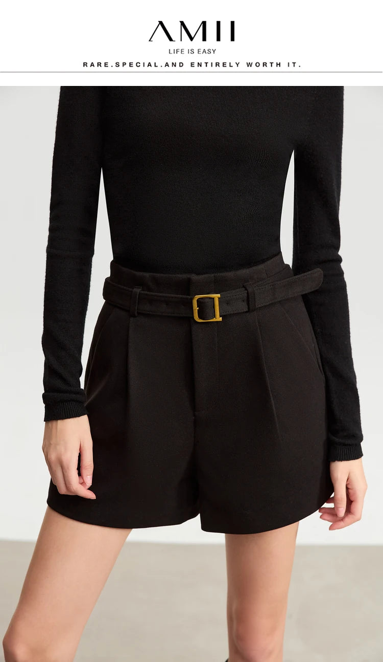 Damen Shorts im minimalistischen Stil mit Gürtel und solider Vintage-Optik