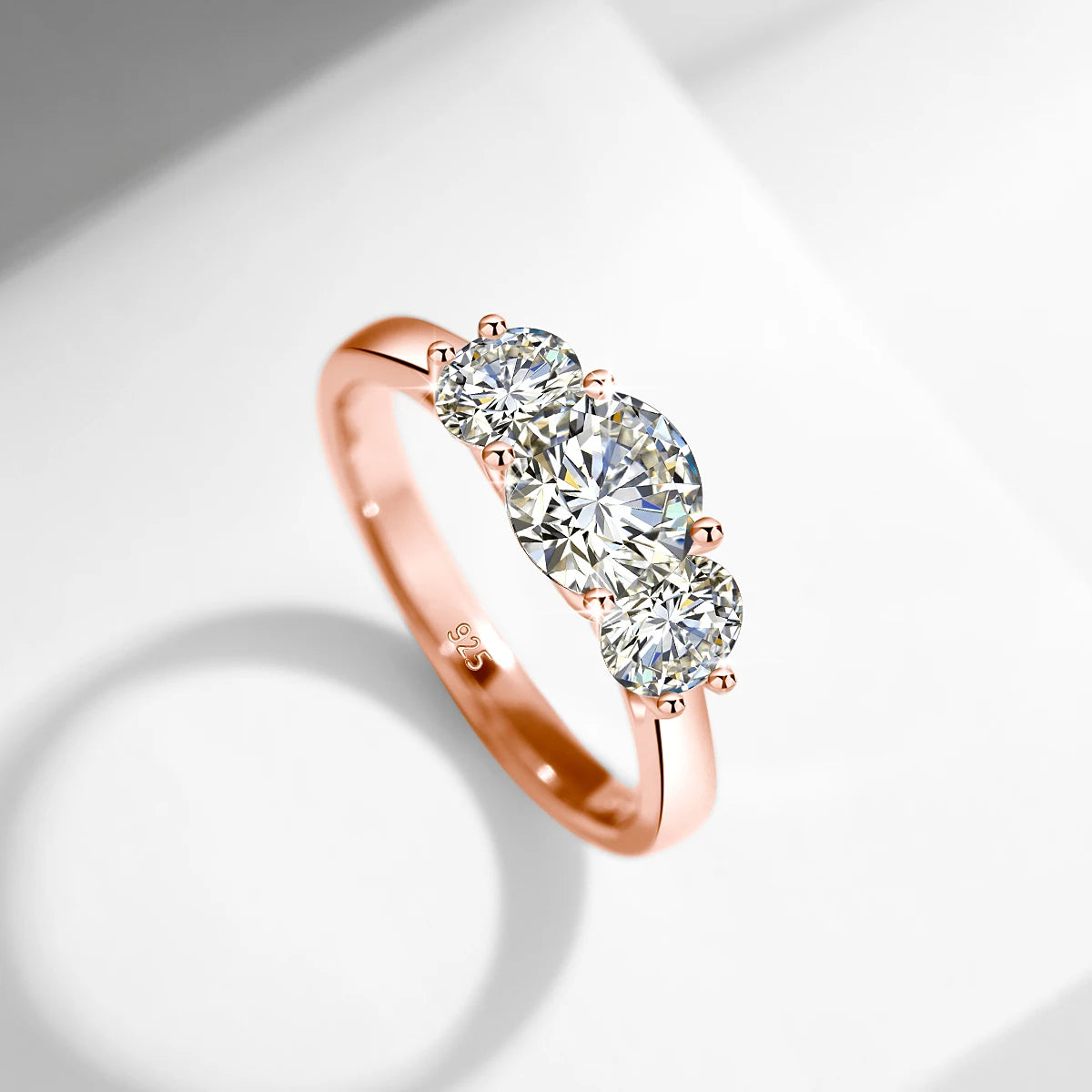 Damen-Ring Mit Moissanit Drei-Stein-Anordnung Totem-Design 2 Ct Sterlingsilber 925 Schmuck