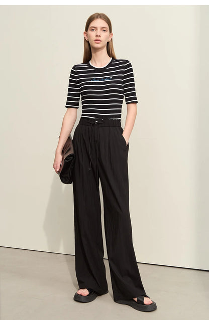 Damen gestreiftes Hemd mit Rundhals und schöner Stickerei für den Sommer